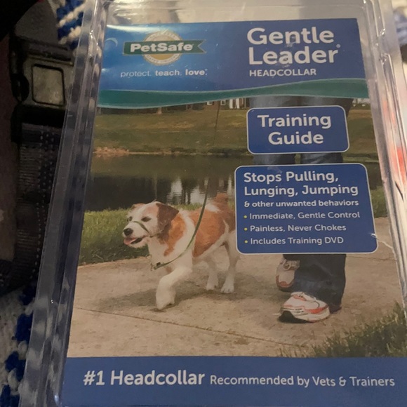 Gentle leader head collar with training guide - Picture 1 of 3
